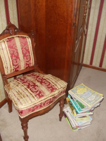 Reading books is my favorite hobby. Reading books is my favorite hobby.
