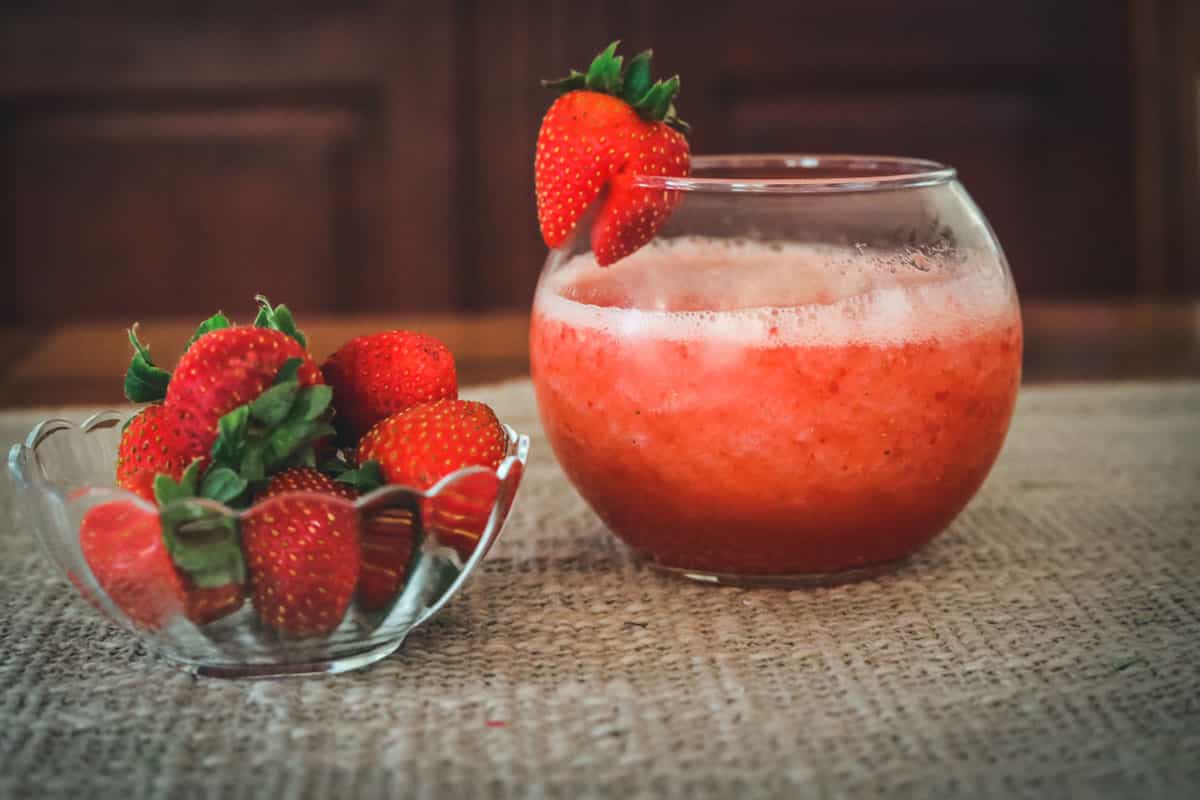 Strawberry Daiquiri in the Ninja Foodi Cold & Hot Blender - The