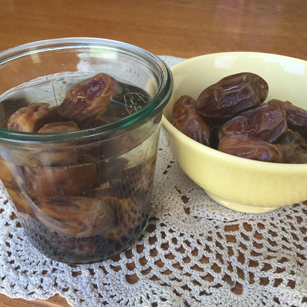 dates soaking