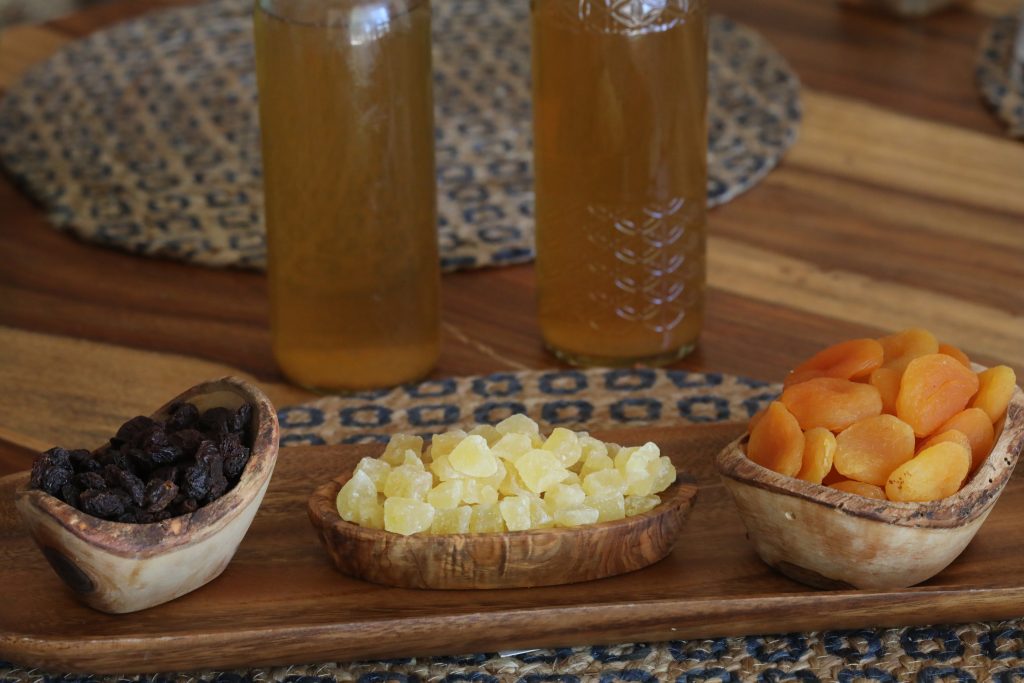 Dried fruit water kefir