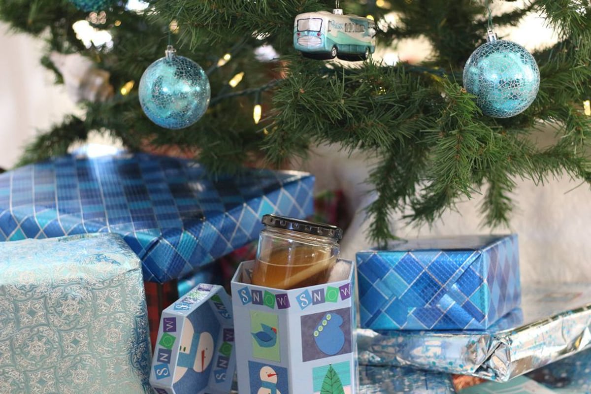 scoby christmas present